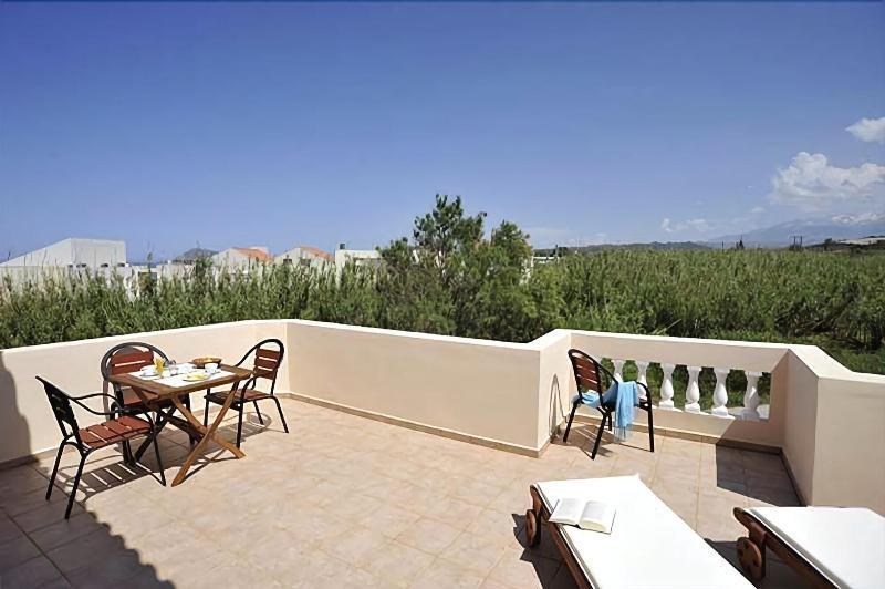 Hotel Caretta Beach Gerani  Екстериор снимка