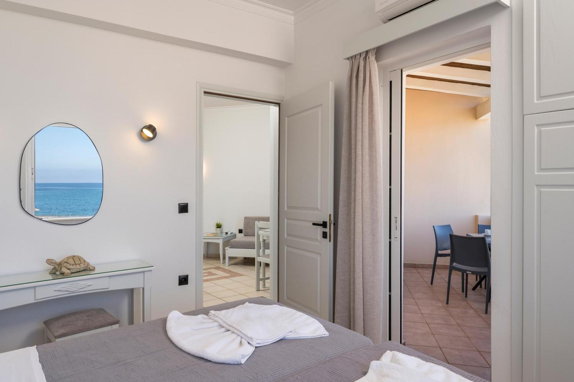 Hotel Caretta Beach Gerani  Екстериор снимка