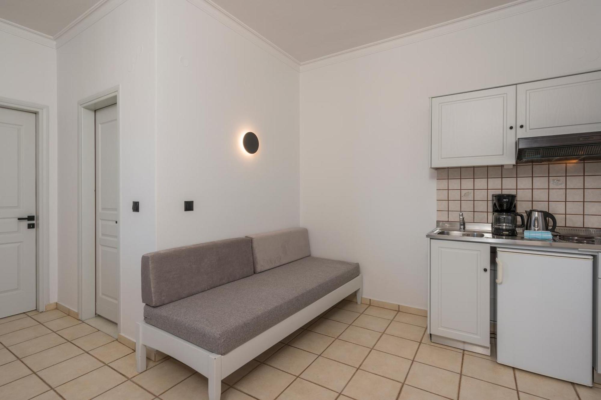 Hotel Caretta Beach Gerani  Екстериор снимка