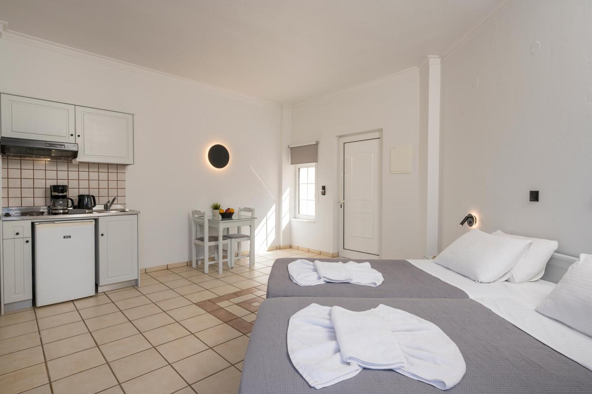 Hotel Caretta Beach Gerani  Екстериор снимка